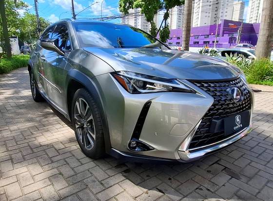 LEXUS UX 250h 2.0 VVT-I HYBRID DYNAMIC CVT LEXUS UX 250h 2.0 VVT-I HYBRID DYNAMIC CVT
